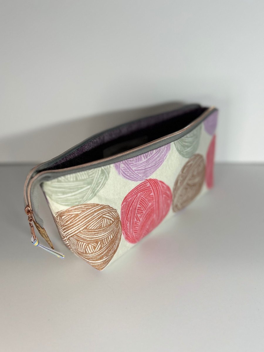 A Good Yarn Triangle Zip Bag