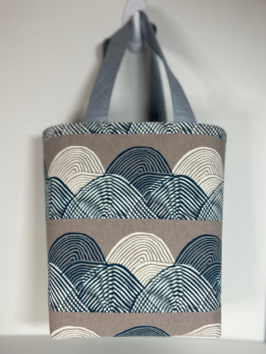 Ocean Waves Tote Bag