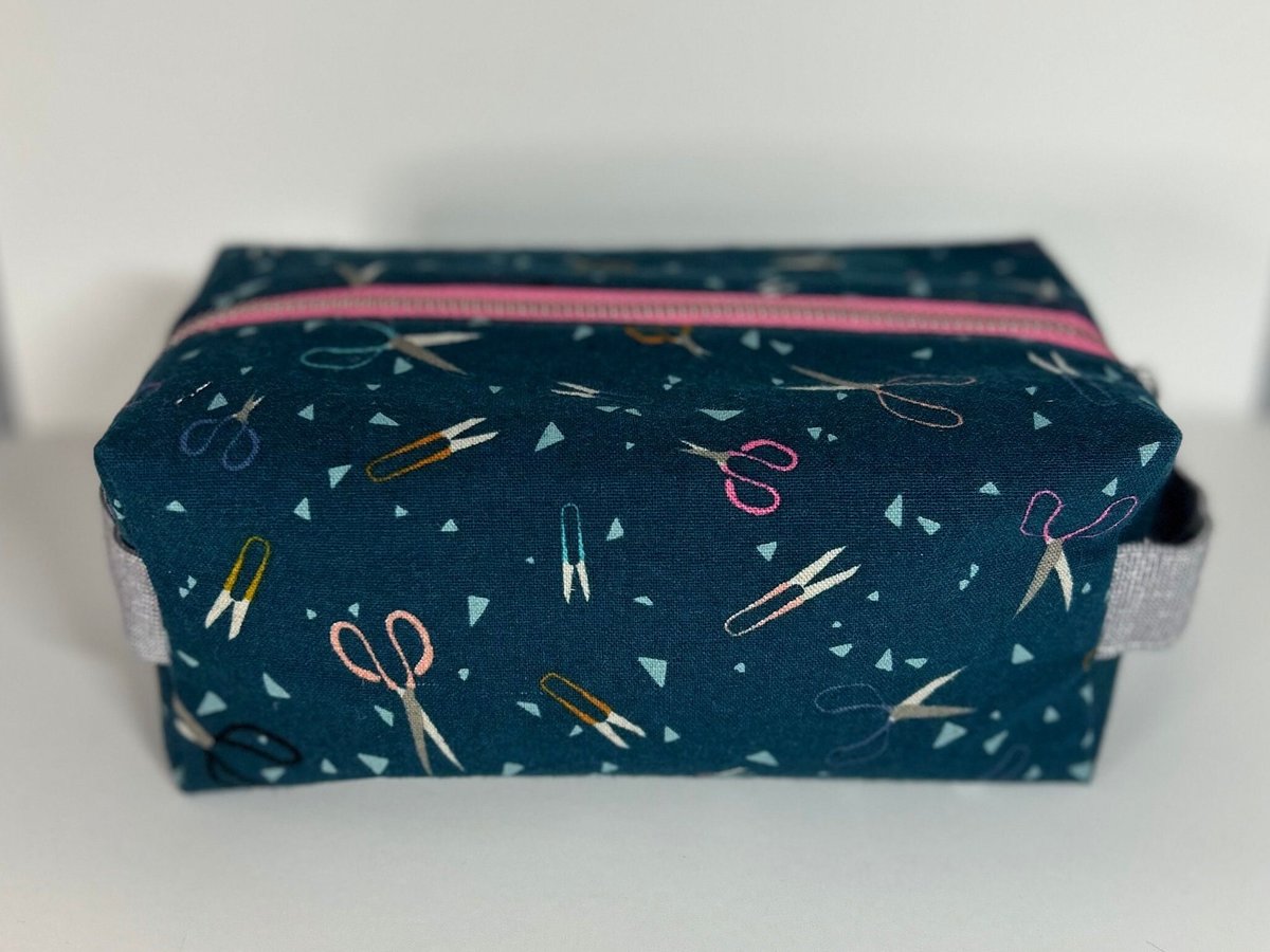 Snippy Scissors Boxy Bag