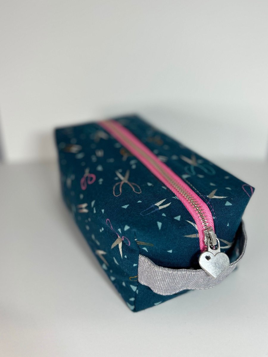 Snippy Scissors Boxy Bag