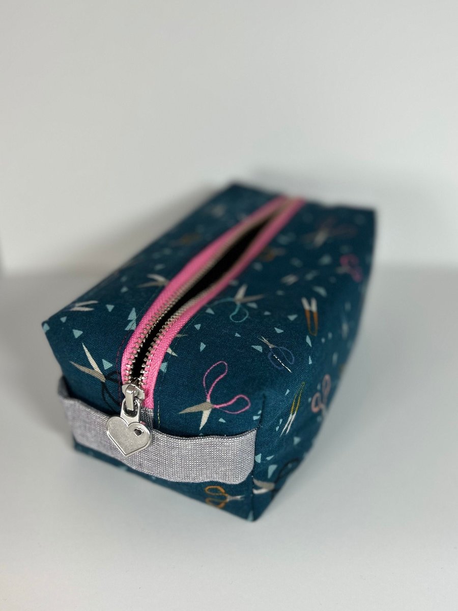Snippy Scissors Boxy Bag